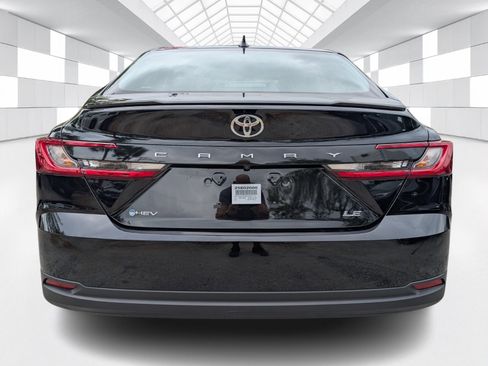 Used 2025 Toyota Camry LE w/ Convenience Package image 5