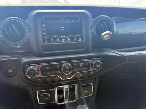 Used 2022 Jeep Gladiator Sport AWD/4WD image 20