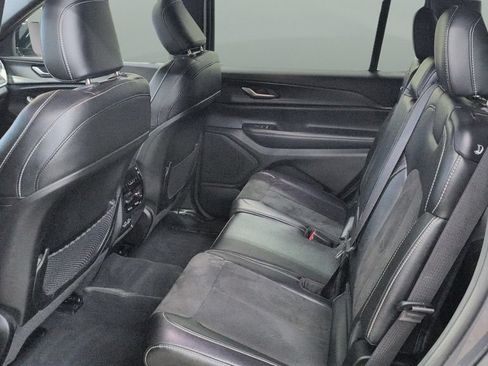 Used 2024 Jeep Grand Cherokee L Laredo AWD/4WD image 18