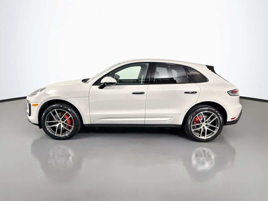 Certified 2024 Porsche Macan S AWD/4WD image 2