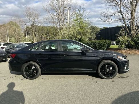 New 2026 Volkswagen Jetta SE image 6