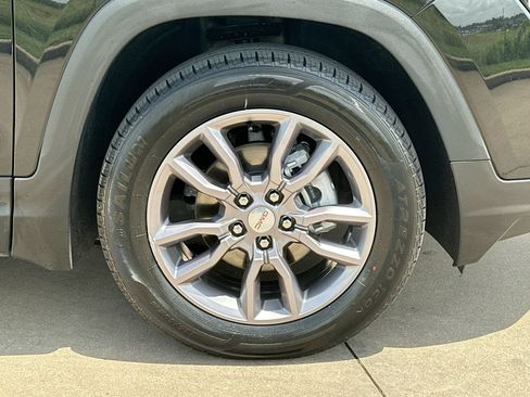 Used 2023 GMC Terrain SLT AWD/4WD image 10