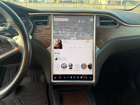 Used 2018 Tesla Model X 100D AWD/4WD image 15