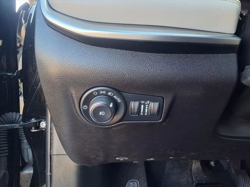 Used 2025 Jeep Compass Limited w/ Sun & Sound Group image 12