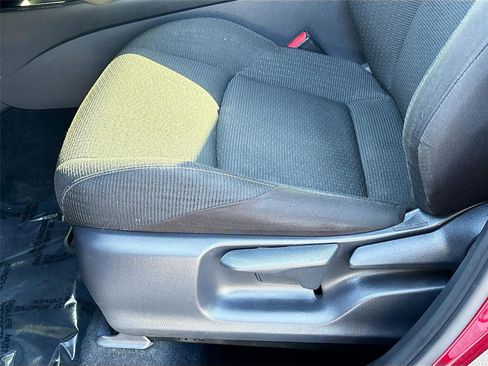 Used 2019 Toyota C-HR LE image 19