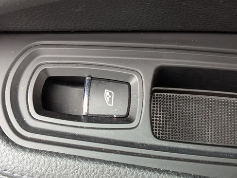 Used 2021 Porsche Macan S image 37