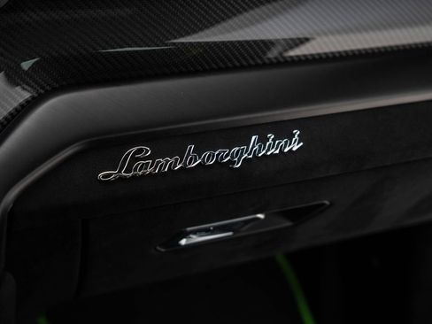 Used 2024 Lamborghini Urus Performante image 36
