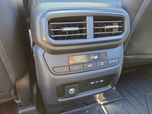 Used 2024 Honda Pilot TrailSport image 27