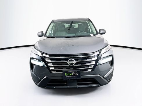 Used 2025 Nissan Rogue SV AWD/4WD image 2
