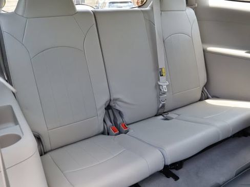 Used 2017 Buick Enclave Premium w/ Experience Buick Package FWD image 19