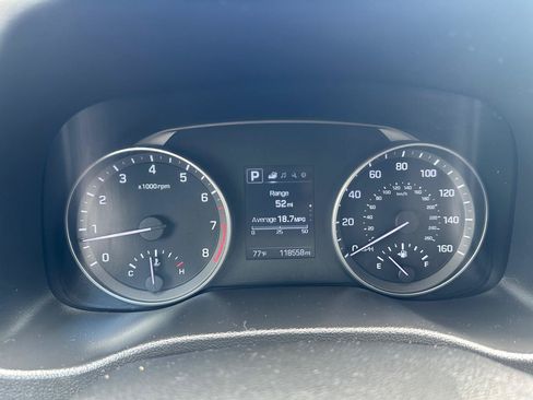 Used 2017 Hyundai Elantra Limited FWD image 25