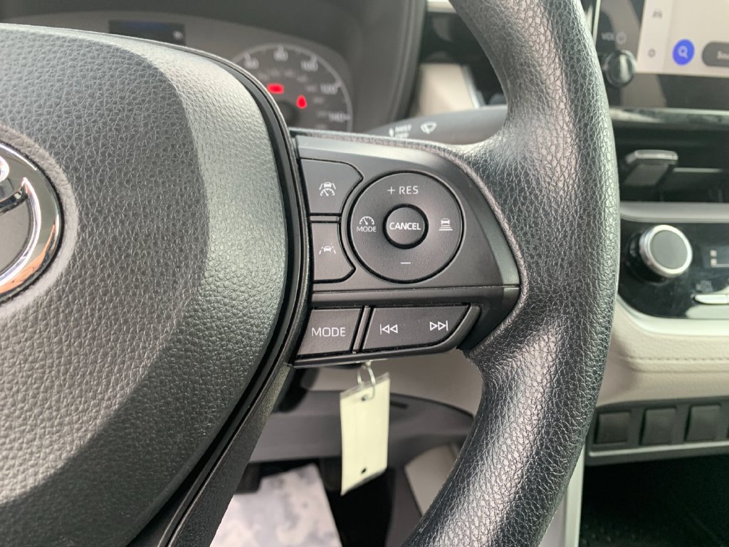 Used 2023 Toyota Corolla Cross L AWD/4WD image 28
