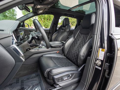 Used 2021 Audi SQ7 Premium Plus w/ Driver Assistance Package AWD/4WD image 13