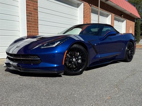 Used 2018 Chevrolet Corvette Stingray Convertible image 2