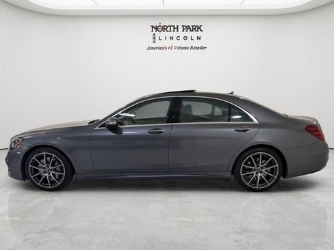 Used 2020 Mercedes-Benz S 560 Sedan image 2