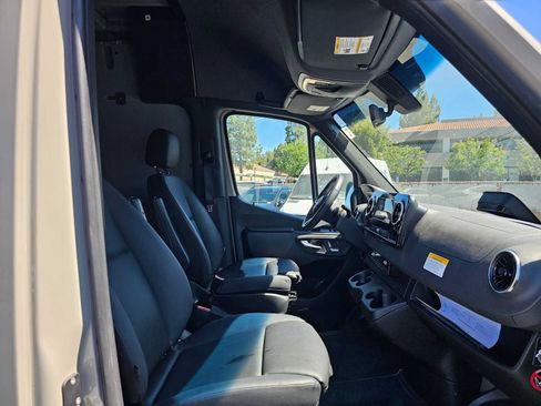 Used 2026 Mercedes-Benz Sprinter 2500 image 10