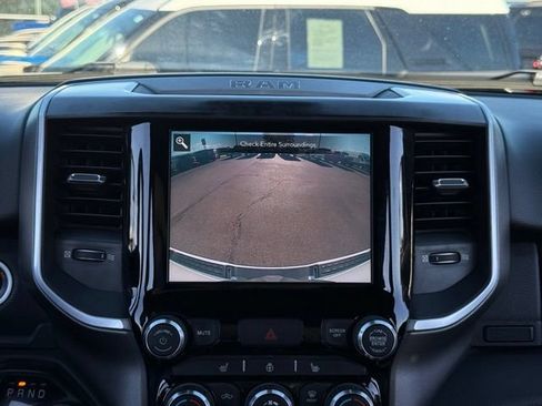 Used 2020 RAM 1500 Big Horn AWD/4WD image 3