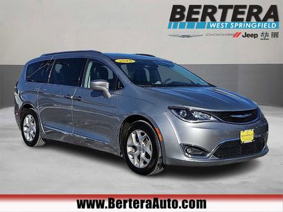 Used 2018 Chrysler Pacifica Touring-L w/ Tire & Wheel Group