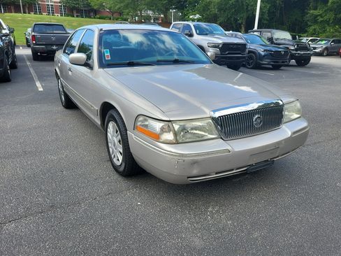 Used 2005 Mercury Grand Marquis GS RWD image 3