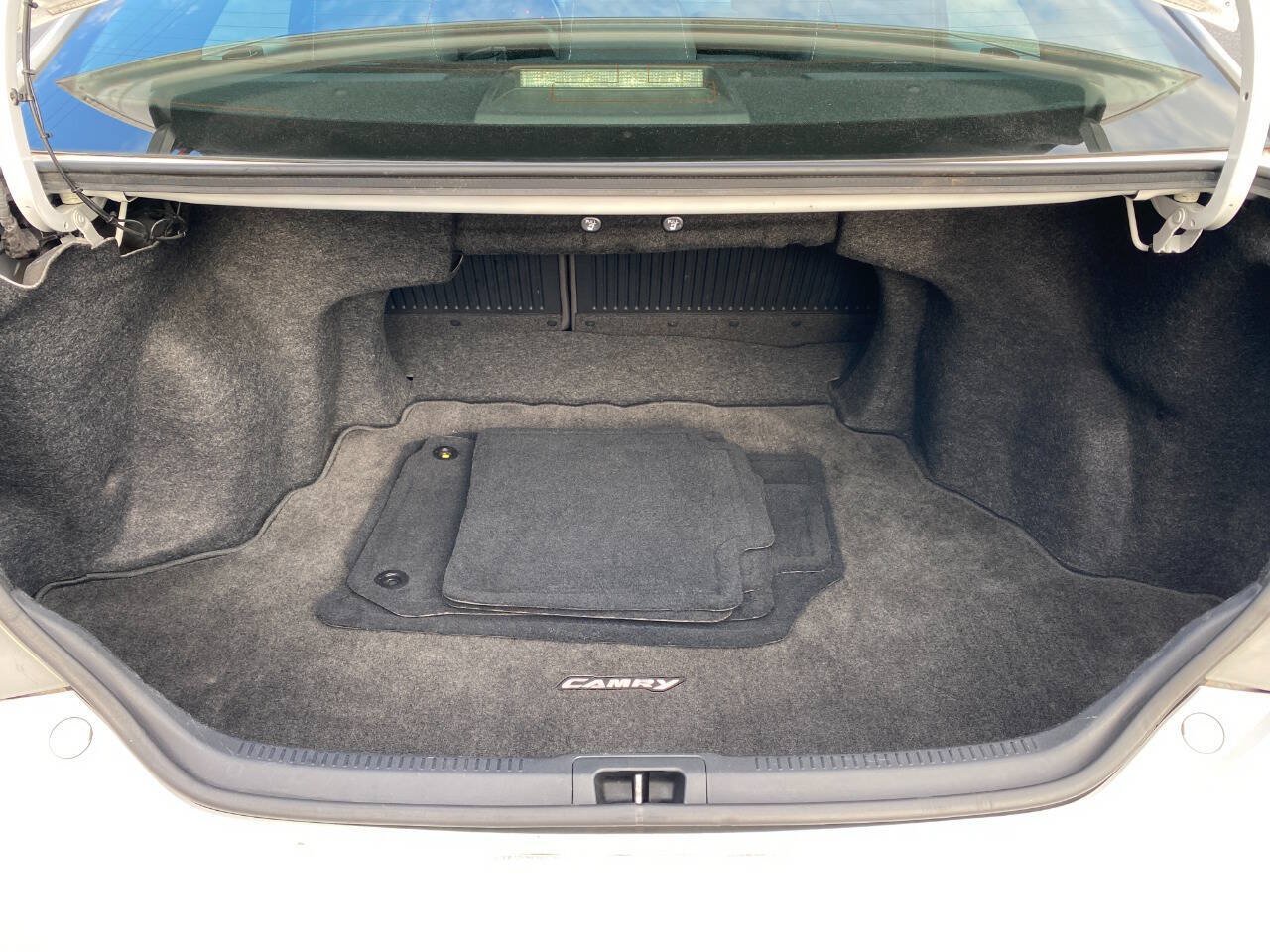 Used 2013 Toyota Camry SE FWD image 26