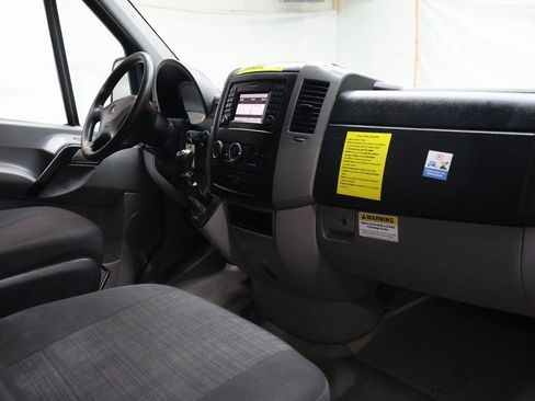 Used 2018 Mercedes-Benz Sprinter 2500 image 11
