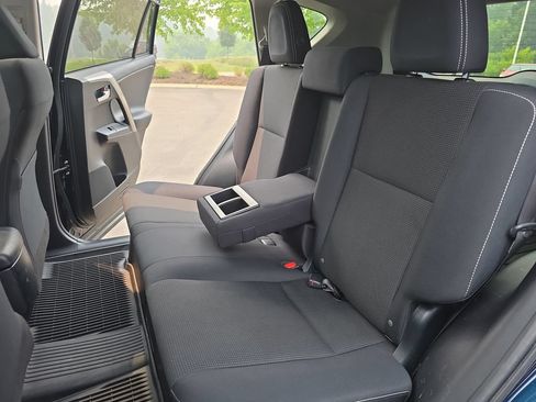 Certified 2018 Toyota RAV4 XLE AWD/4WD image 17