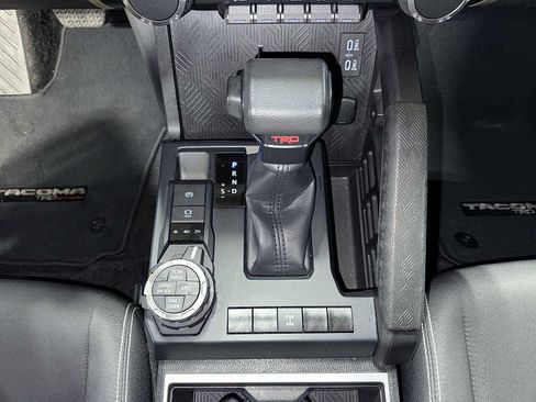Used 2024 Toyota Tacoma TRD Off-Road image 30