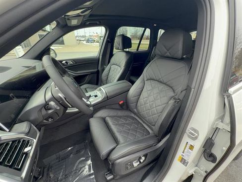 New 2026 BMW X5 xDrive50e image 10