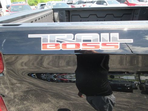 New 2026 Chevrolet Silverado 1500 Custom Trail Boss w/ LPO, Dark Essentials Package AWD/4WD image 11