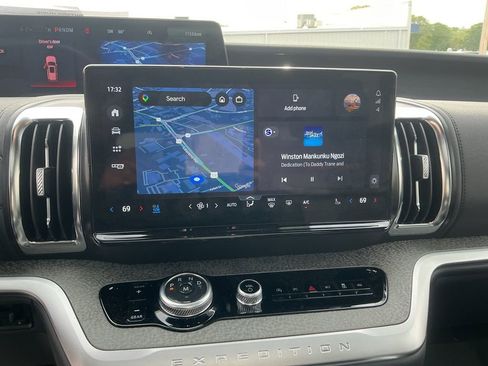 Used 2025 Ford Expedition Tremor image 13