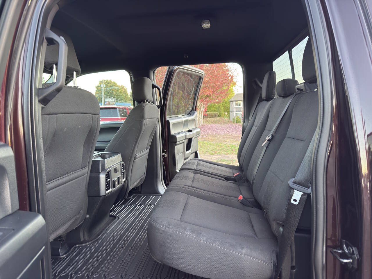 Used 2018 Ford F150 XLT w/ Equipment Group 302A Luxury AWD/4WD image 5