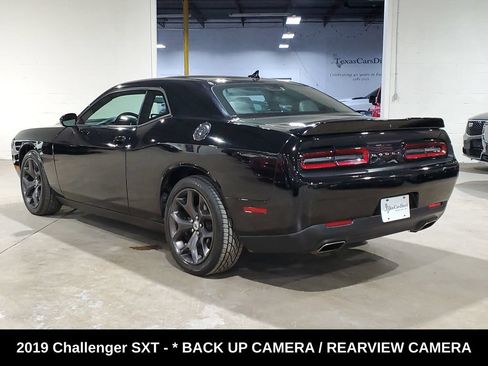 Used 2019 Dodge Challenger SXT w/ Plus Package RWD image 10