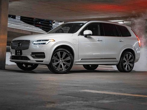 Certified 2025 Volvo XC90 T8 Plus w/ Protection Package Premier image 1