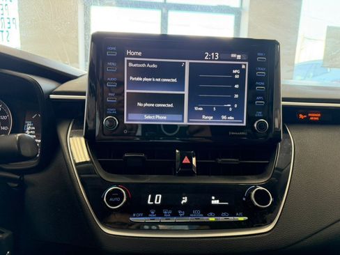 Used 2021 Toyota Corolla LE FWD image 36