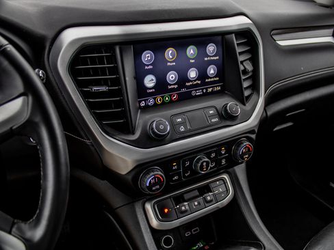 Used 2023 GMC Acadia SLT image 19