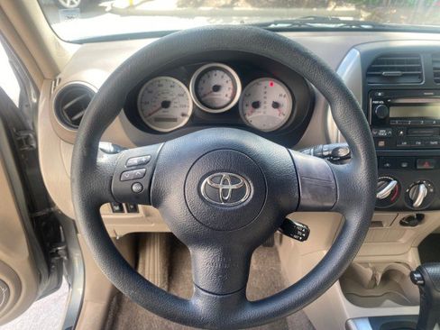 Used 2005 Toyota RAV4 2WD image 40