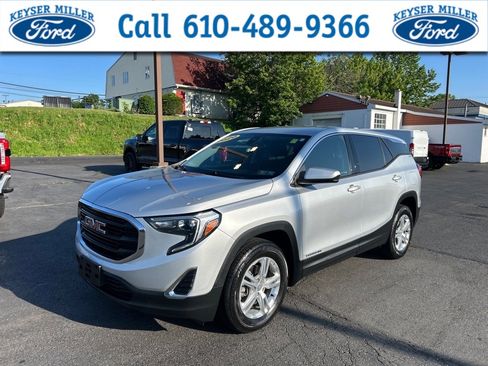Used 2020 GMC Terrain SLE image 1