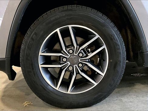 Used 2020 Jeep Grand Cherokee Limited w/ Premium Lighting Group AWD/4WD image 7