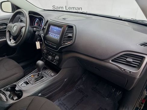 Used 2019 Jeep Cherokee Latitude w/ Popular Appearance Group image 27