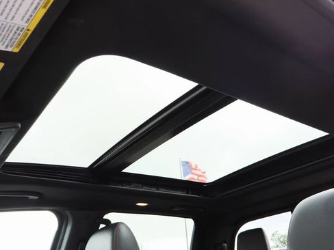 Used 2021 Nissan Titan PRO-4X w/ Pro-4x Convenience Package image 22