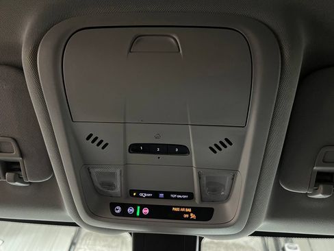 Certified 2020 Chevrolet Equinox Premier w/ Premier Redline Edition AWD/4WD image 21