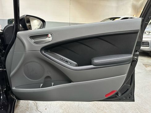 Used 2017 Kia Forte LX image 8