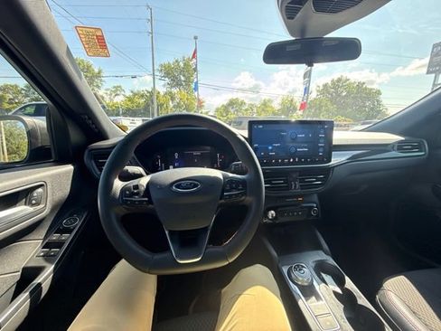 Used 2024 Ford Escape ST-Line w/ Tech Pack #1 AWD/4WD image 17