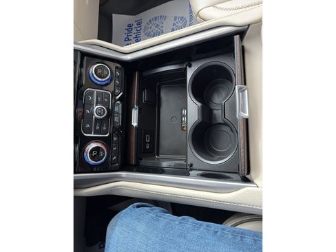 Used 2024 GMC Yukon Denali w/ Advanced Technology Package image 16