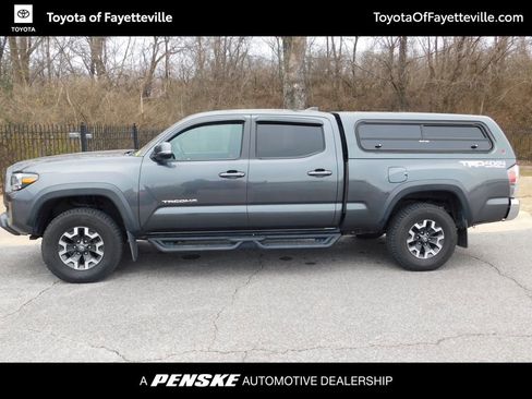 Used 2021 Toyota Tacoma TRD Off-Road image 2