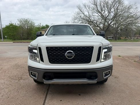 Used 2019 Nissan Titan PRO-4X w/ Pro-4x Convenience Package AWD/4WD image 7