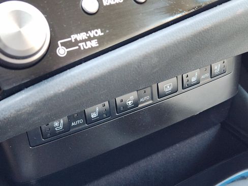 Used 2024 Lexus ES 350 w/ Luxury Package image 24