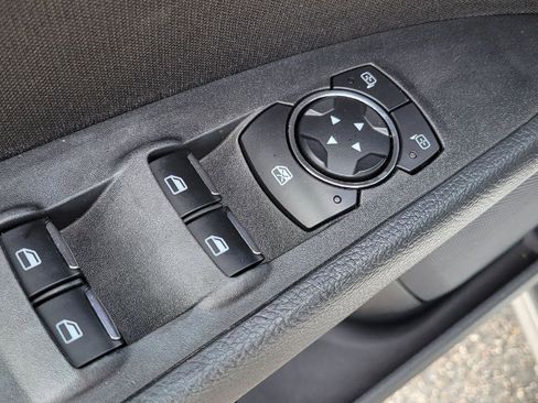 Used 2018 Ford Fusion SE w/ Fusion SE Technology Package image 8