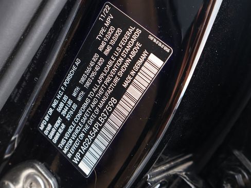 Certified 2023 Porsche Macan S image 31