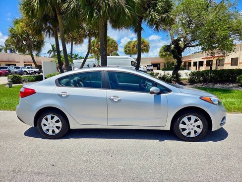 Used 2014 Kia Forte LX FWD image 6